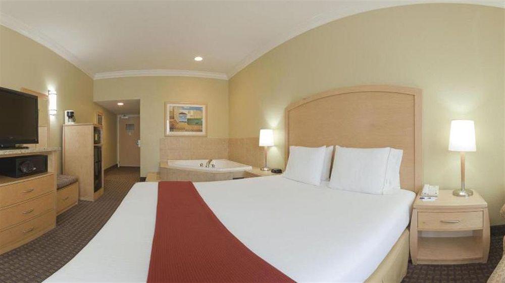 Holiday Inn Express Hotel & Suites Vacaville By Ihg Экстерьер фото